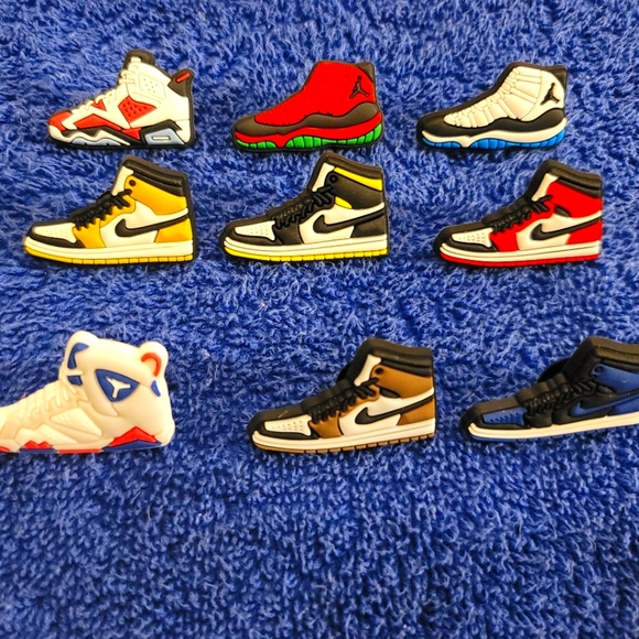 Shoe Charms-Garden Shoes, Croc Hi top sneakers style - Picture 1 of 2